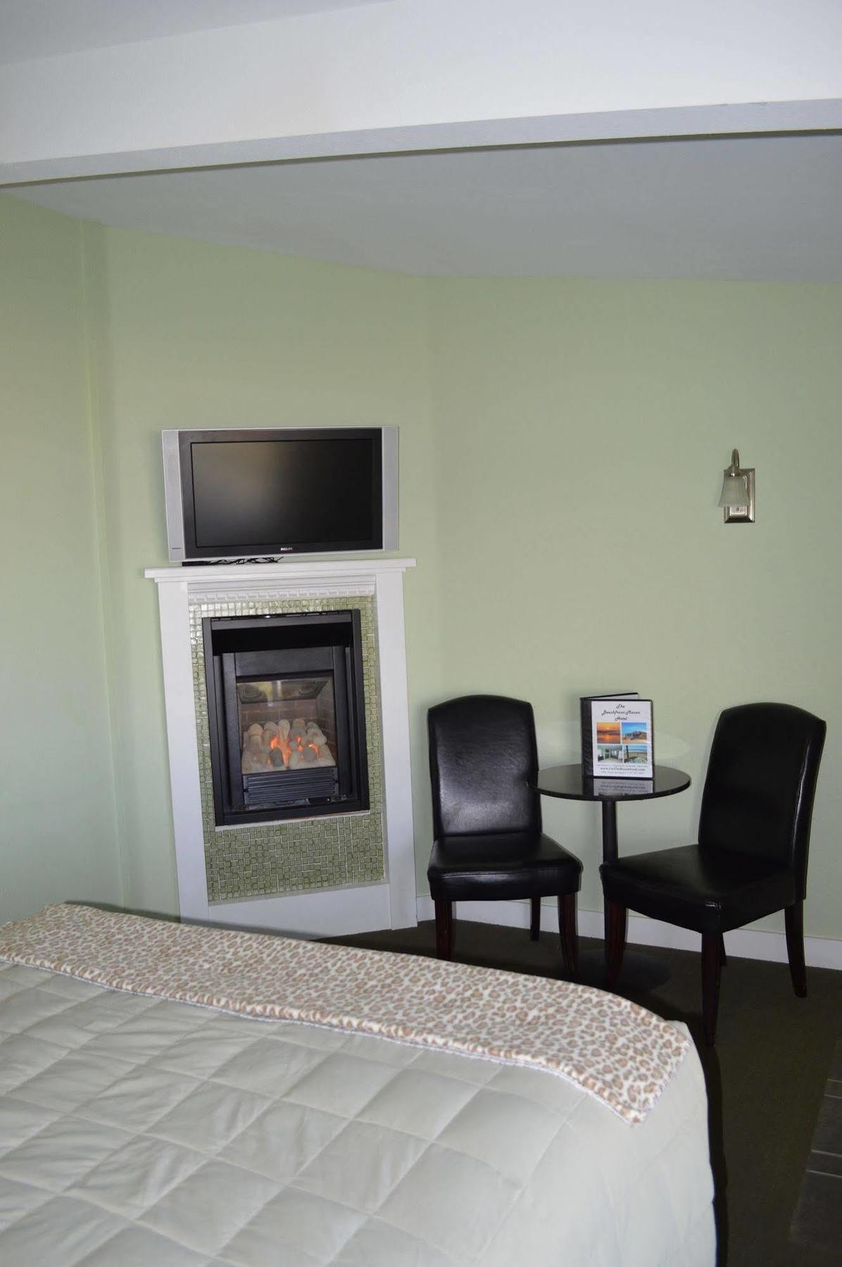 Beachfront Manor Hotel Линкольн-Сити Экстерьер фото